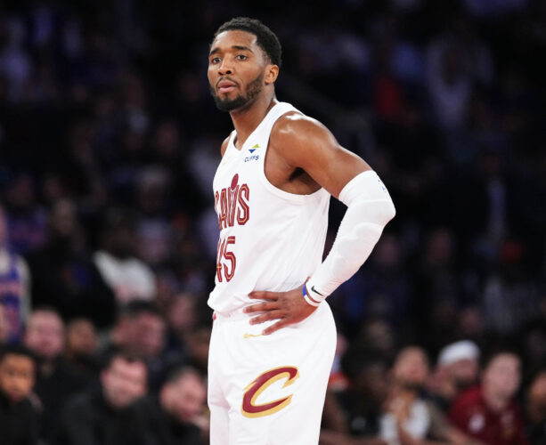 Cavaliers can't keep up with Knicks in Game 2, lose 109-93